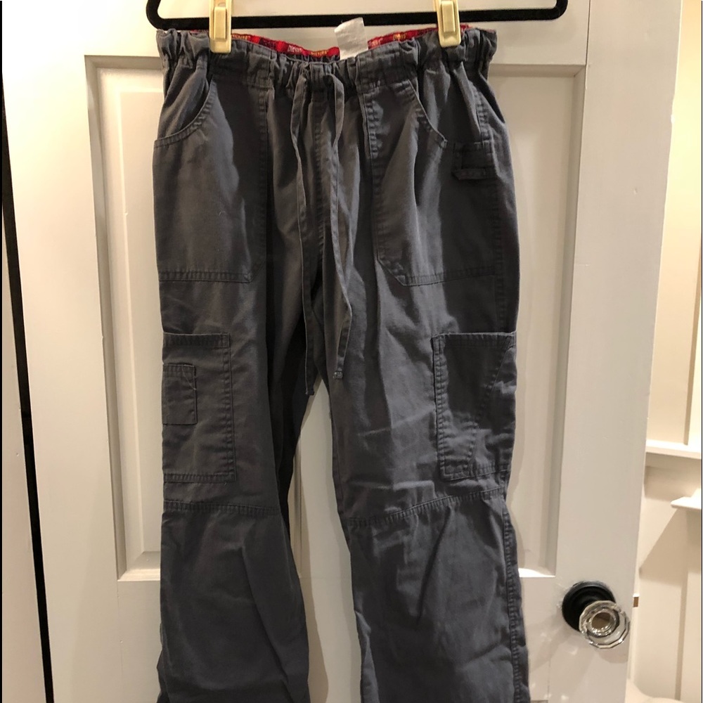Women’s Cargo Scrub pants MEDIUM